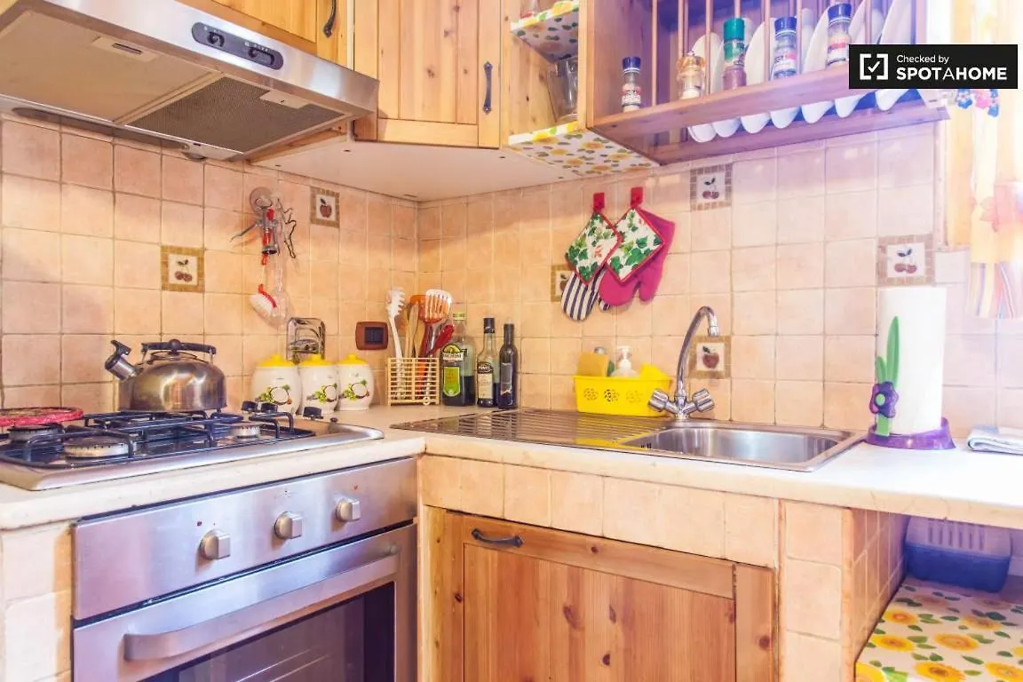 Apartment La Casetta Gialla Di Edoardo Rome Italy